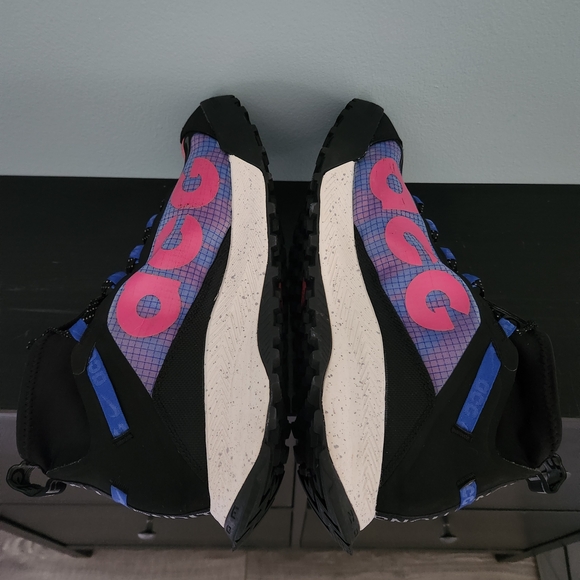 Nike ACG Black and Purple Sneakers - Picture 10 of 12